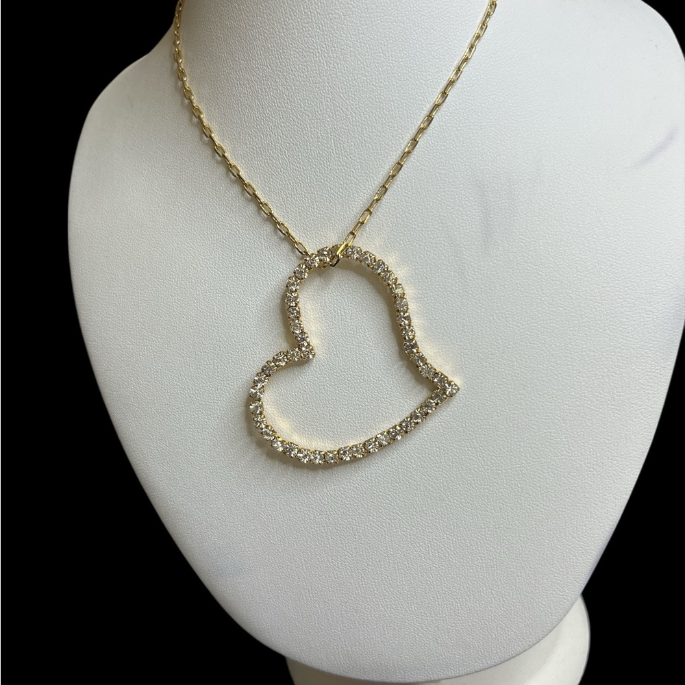 123 Avon Gold Heart Necklace with Crystal Accents